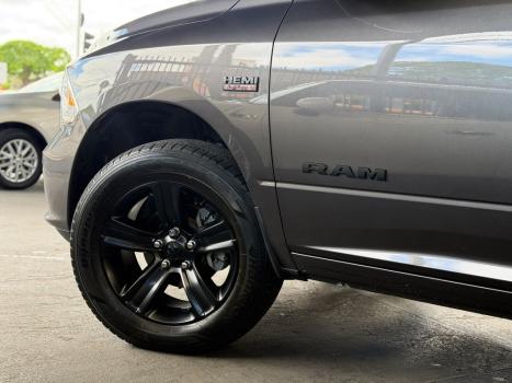 RAM Classic 5.7 V8 32V 4P HEMI LARAMIE NIGHT EDITION AUTOMÁTICO, Foto 6