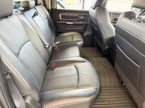 RAM Classic 5.7 V8 32V 4P HEMI LARAMIE NIGHT EDITION AUTOMÁTICO, Foto 7