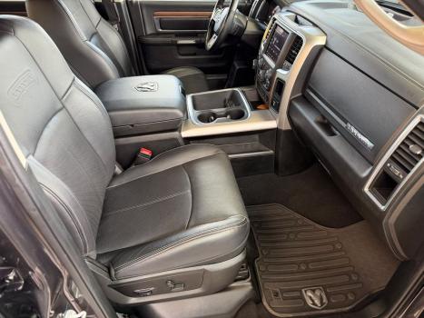 RAM Classic 5.7 V8 32V 4P HEMI LARAMIE NIGHT EDITION AUTOMÁTICO, Foto 10