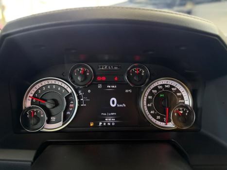 RAM Classic 5.7 V8 32V 4P HEMI LARAMIE NIGHT EDITION AUTOMÁTICO, Foto 12