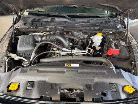 RAM Classic 5.7 V8 32V 4P HEMI LARAMIE NIGHT EDITION AUTOMÁTICO, Foto 15