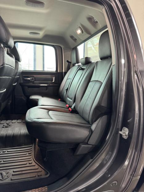 RAM Classic 5.7 V8 32V 4P HEMI LARAMIE AUTOMÁTICO, Foto 13