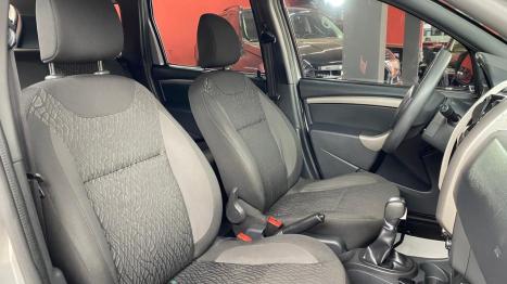 RENAULT Duster 1.6 16V 4P FLEX SCE AUTHENTIQUE X-TRONIC AUTOM�TICO, Foto 6