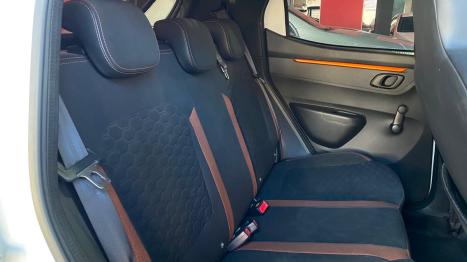 RENAULT Kwid 1.0 12V 4P SCE FLEX OUTSIDER, Foto 7