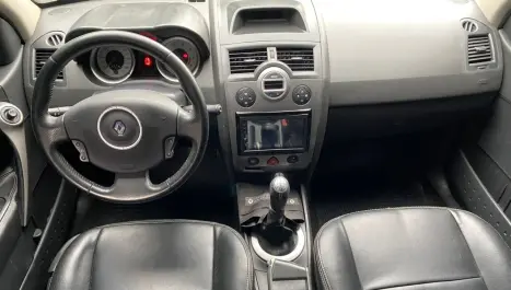 RENAULT Megane Grand Tour 1.6 16V 4P FLEX DYNAMIQUE, Foto 3