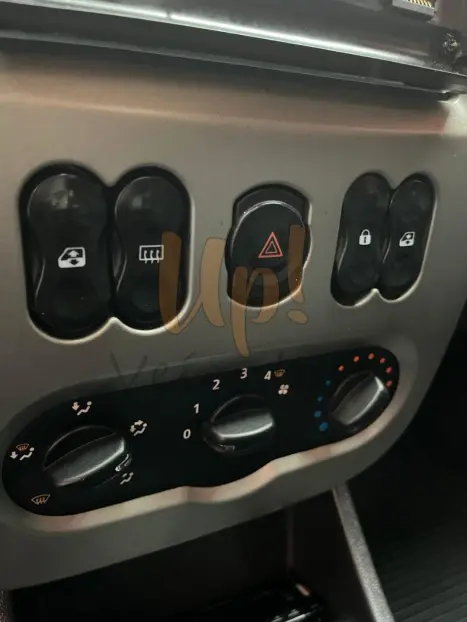 RENAULT Sandero 1.0 16V 4P FLEX AUTHENTIQUE, Foto 16