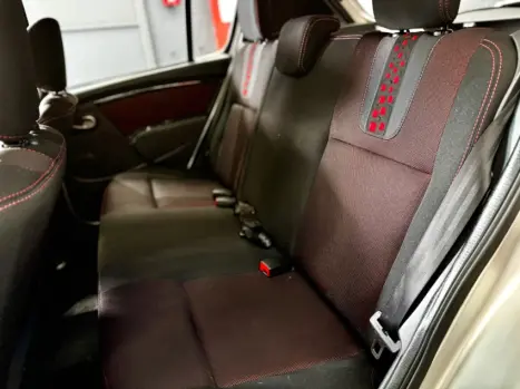 RENAULT Sandero 1.6 16V 4P FLEX STEPWAY AUTOMÁTICO, Foto 8 RENAULT Sandero 1.6 16V 4P FLEX STEPWAY AUTOMÁTICO, Foto 8