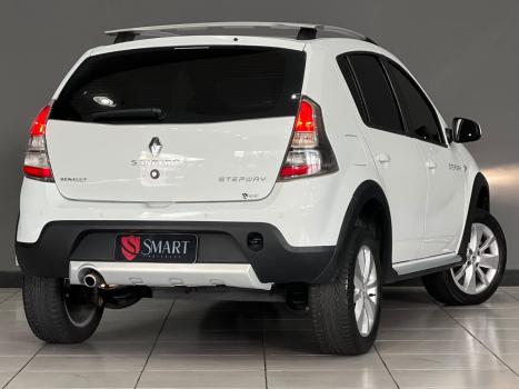RENAULT Sandero 1.6 16V 4P FLEX STEPWAY AUTOM�TICO, Foto 10