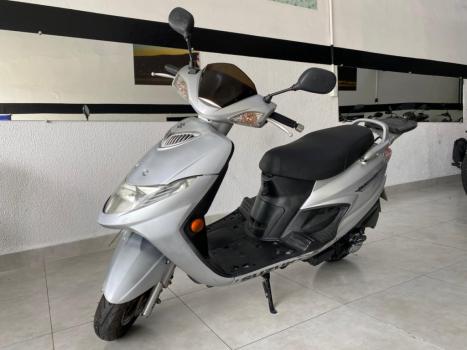 SUZUKI Burgman 125 , Foto 1