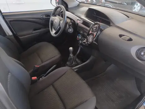 TOYOTA Etios Hatch 1.3 16V 4P FLEX X, Foto 10