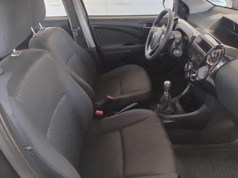 TOYOTA Etios Hatch 1.3 16V 4P FLEX X, Foto 11