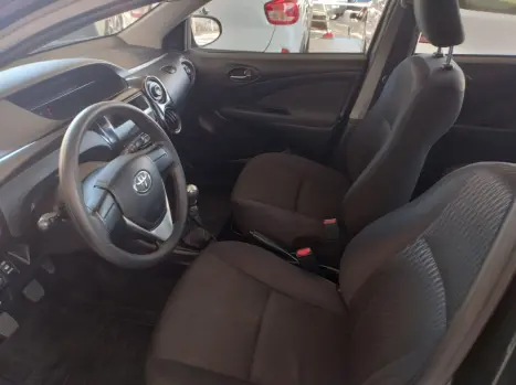 TOYOTA Etios Hatch 1.3 16V 4P FLEX X, Foto 20