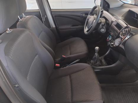 TOYOTA Etios Hatch 1.3 16V 4P FLEX X, Foto 11