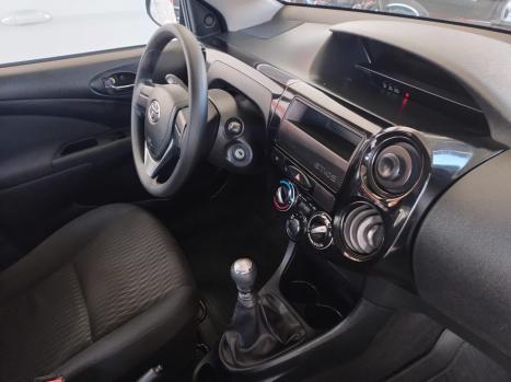TOYOTA Etios Hatch 1.3 16V 4P FLEX X, Foto 12