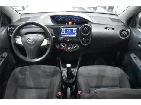 TOYOTA Etios Hatch 1.3 16V 4P FLEX X, Foto 4