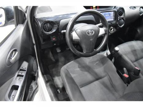 TOYOTA Etios Hatch 1.3 16V 4P FLEX X, Foto 8