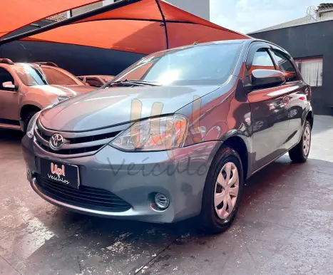 TOYOTA Etios Hatch 1.3 16V 4P FLEX X, Foto 2