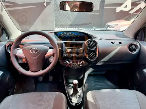 TOYOTA Etios Hatch 1.3 16V 4P FLEX X, Foto 9