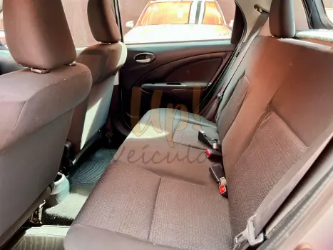 TOYOTA Etios Hatch 1.3 16V 4P FLEX X, Foto 10