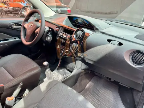 TOYOTA Etios Hatch 1.3 16V 4P FLEX X, Foto 12