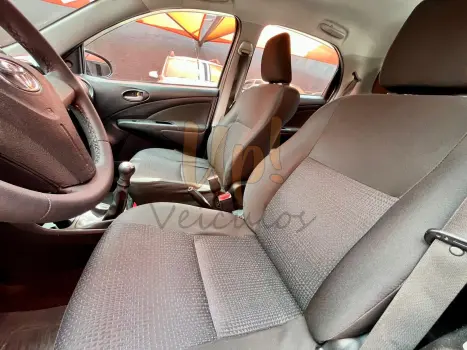 TOYOTA Etios Hatch 1.3 16V 4P FLEX X, Foto 14