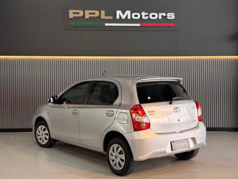 TOYOTA Etios Hatch 1.5 16V 4P FLEX XS, Foto 2