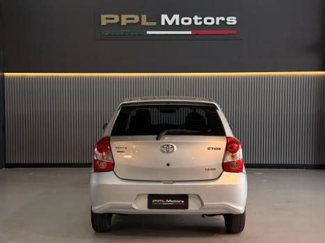 TOYOTA Etios Hatch 1.5 16V 4P FLEX XS, Foto 6