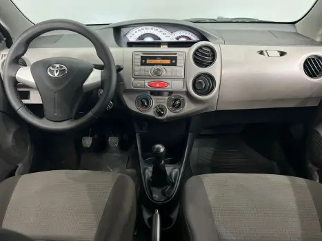 TOYOTA Etios Hatch 1.3 16V 4P FLEX XS, Foto 4