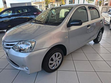 TOYOTA Etios Hatch 1.3 16V 4P FLEX X, Foto 1