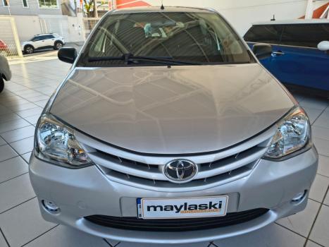 TOYOTA Etios Hatch 1.3 16V 4P FLEX X, Foto 2