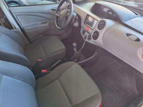 TOYOTA Etios Hatch 1.3 16V 4P FLEX X, Foto 11