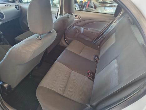 TOYOTA Etios Hatch 1.3 16V 4P FLEX X, Foto 17