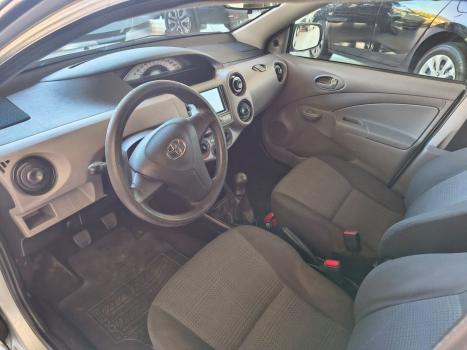 TOYOTA Etios Hatch 1.3 16V 4P FLEX X, Foto 18