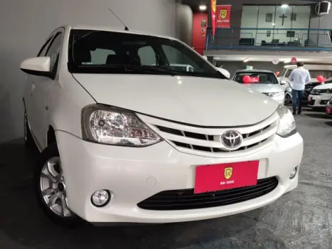 TOYOTA Etios Hatch 1.3 16V 4P FLEX X, Foto 2
