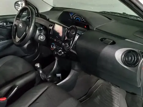 TOYOTA Etios Hatch 1.3 16V 4P FLEX X, Foto 4