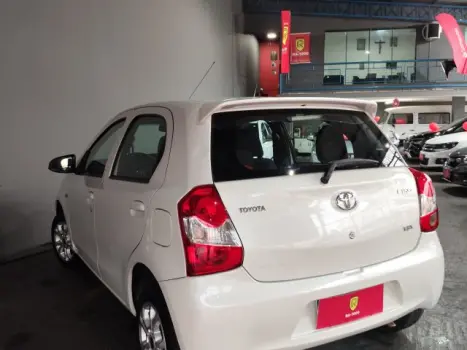 TOYOTA Etios Hatch 1.3 16V 4P FLEX X, Foto 6