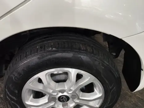 TOYOTA Etios Hatch 1.3 16V 4P FLEX X, Foto 14