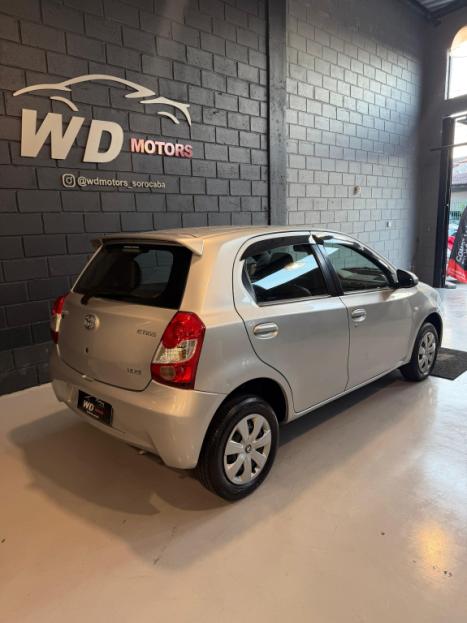 TOYOTA Etios Hatch 1.5 16V 4P FLEX XS, Foto 3