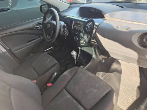 TOYOTA Etios Hatch 1.5 16V 4P FLEX X PLUS AUTOM�TICO, Foto 14