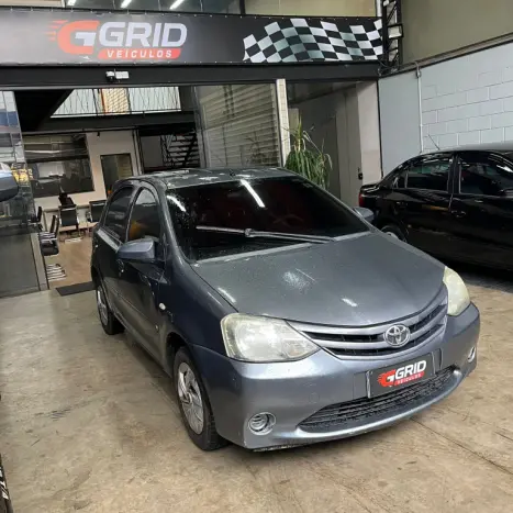 TOYOTA Etios Hatch 1.3 16V 4P FLEX X, Foto 2