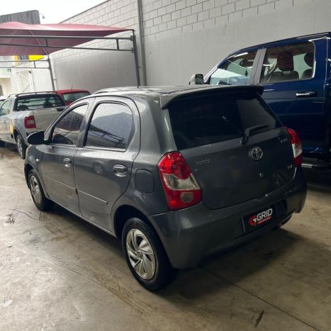TOYOTA Etios Hatch 1.3 16V 4P FLEX X, Foto 5