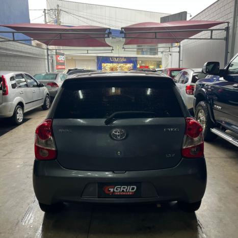 TOYOTA Etios Hatch 1.3 16V 4P FLEX X, Foto 6