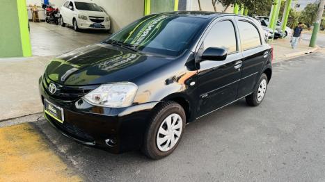 TOYOTA Etios Hatch 1.3 16V 4P FLEX X, Foto 2