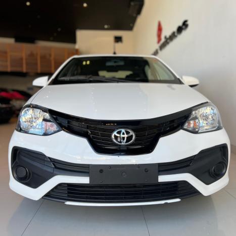 TOYOTA Etios Hatch 1.3 16V 4P FLEX X, Foto 2