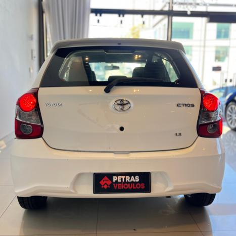 TOYOTA Etios Hatch 1.3 16V 4P FLEX X, Foto 5