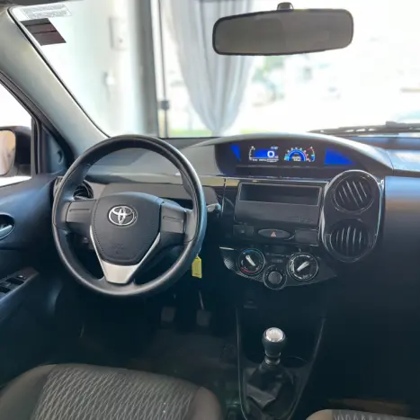 TOYOTA Etios Hatch 1.3 16V 4P FLEX X, Foto 12