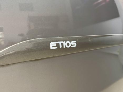 TOYOTA Etios Hatch 1.3 16V 4P FLEX X AUTOM�TICO, Foto 4