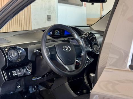 TOYOTA Etios Hatch 1.3 16V 4P FLEX X AUTOM�TICO, Foto 5