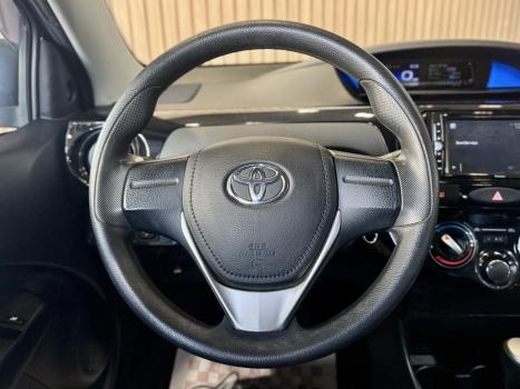 TOYOTA Etios Hatch 1.3 16V 4P FLEX X AUTOM�TICO, Foto 6
