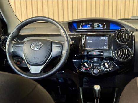 TOYOTA Etios Hatch 1.3 16V 4P FLEX X AUTOM�TICO, Foto 7